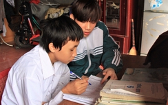 Hai anh em trò nghèo mồ côi học giỏi